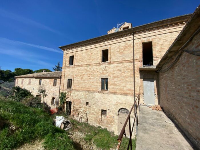 Monteleone di Fermo (FM) – Villa Felice