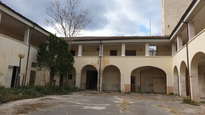 Sulmona (AQ) – Caserma De Amicis