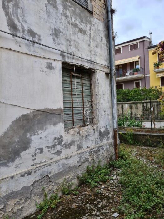 Grottammare (AP) – Casa con giardino adibita a Dogana