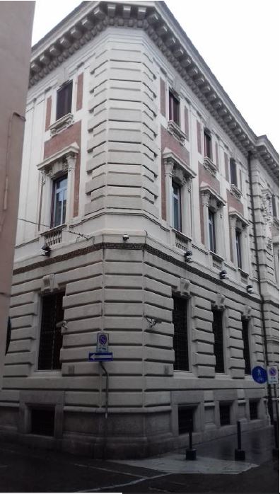 NOVARA – Edificio cielo/terra sito in Via Negroni, 6-8