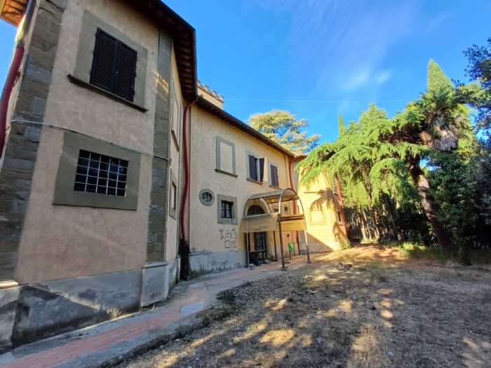 AREZZO (AR) – VILLA CHIANINI