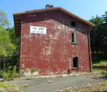 Gubbio (PG) – Former Roadman’s House in Mengara