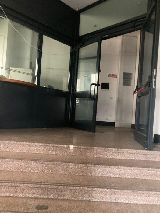 BRINDISI (BR) – Edificio cielo-terra in Piazza Vittorio Emanuele II n. 4