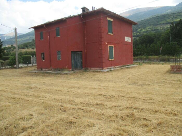 Gualdo Tadino (PG) – Ex casa cantoniera di Rigali
