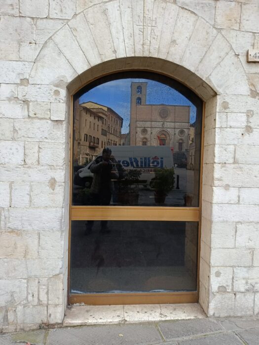 Todi (Pg) – Locali in Palazzo dei Priori (ex sede Banca Mps Spa)