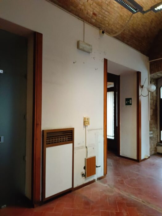Todi (Pg) – Locali in Palazzo dei Priori (ex sede Banca Mps Spa)