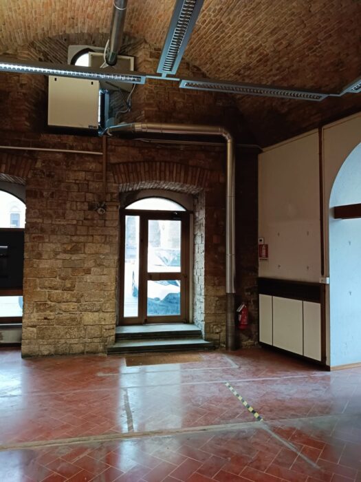 Todi (Pg) – Locali in Palazzo dei Priori (ex sede Banca Mps Spa)