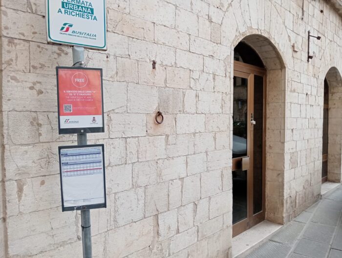 Todi (Pg) – Locali in Palazzo dei Priori (ex sede Banca Mps Spa)