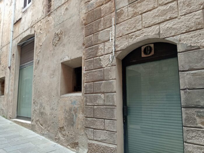 Todi (Pg) – Locali in Palazzo dei Priori (ex sede Banca Mps Spa)