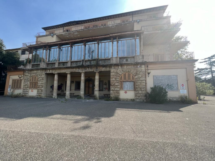 Livorno (LI)- Villa Rodocanacchi e Foresteria via Monterotondo