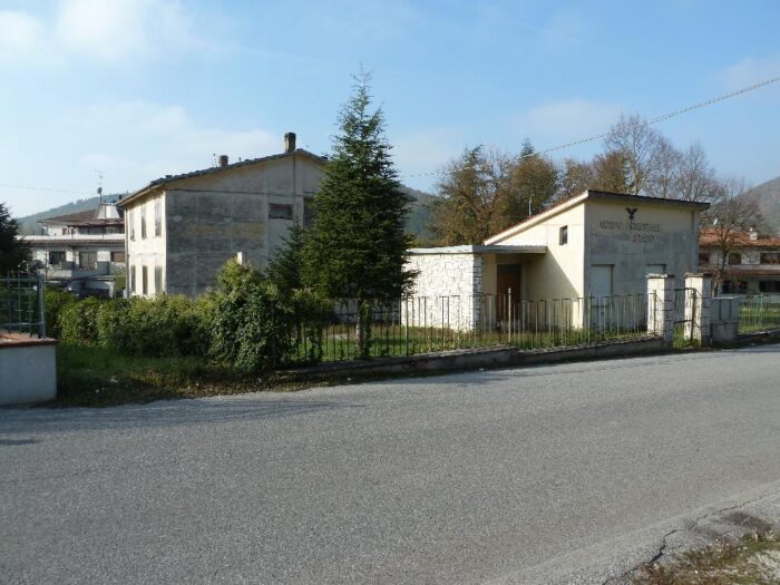 Former State Forestry Corps Barracks, Albacina Station