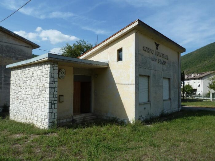 Former State Forestry Corps Barracks, Albacina Station